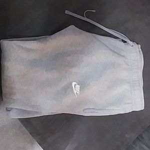 Nike sweatpants jogger style